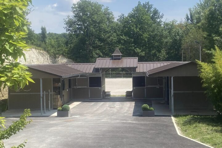 Les Écuries de Castagnettis