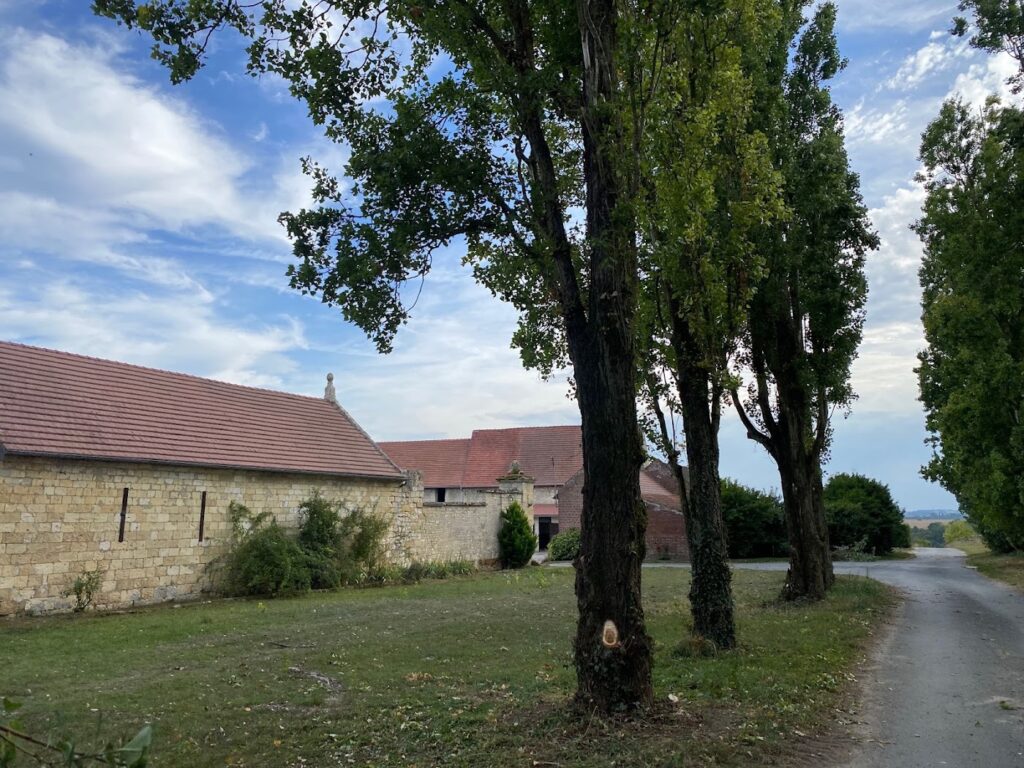 Écuries des Deux Tours